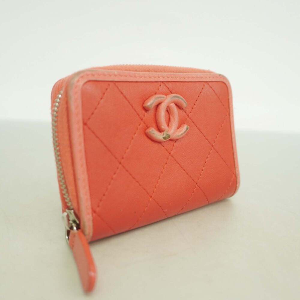 CHANEL Red Lambskin Leather Wallet - Picture 2 of 10